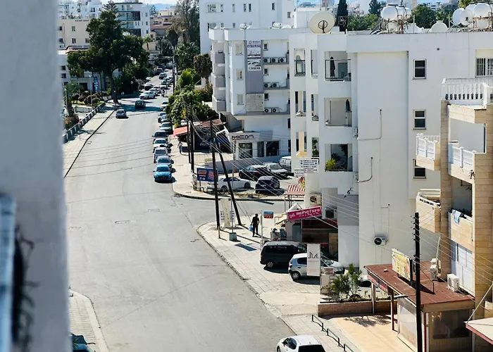 Rooms, 500m To Marina *