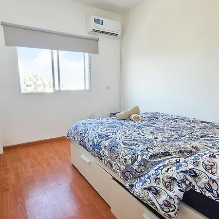 Rooms, 500m To Marina Séjour chez l'habitant Larnaca