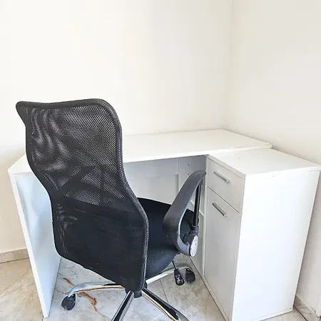 Séjour chez l'habitant Rooms, 500m To Marina *