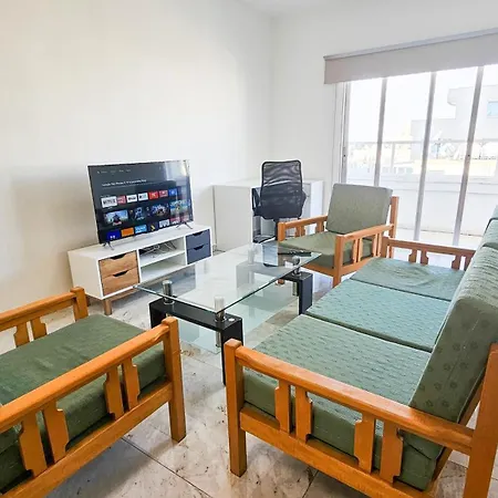 בית אירוח Rooms, 500m To Marina