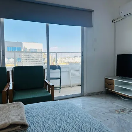 Rooms, 500m To Marina Проживание в семье *