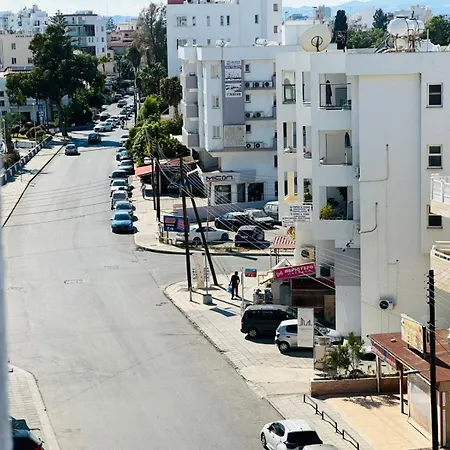 Rooms, 500m To Marina *