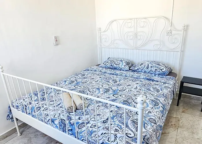 Rooms, 500m To Marina