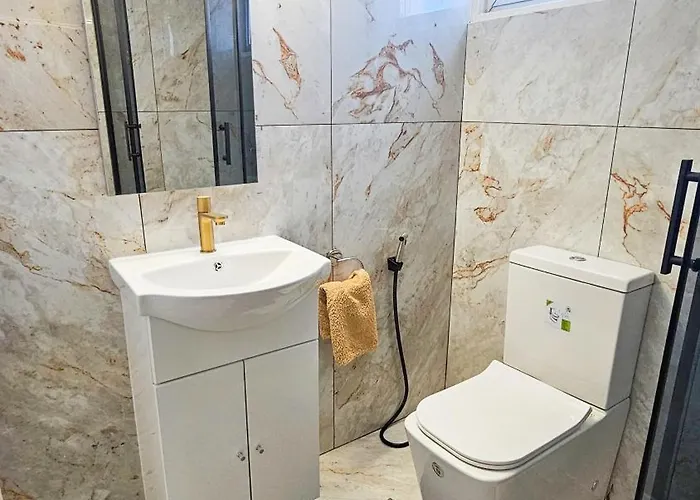 Rooms, 500m To Marina * Larnaca