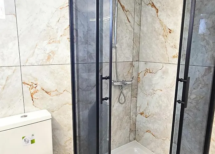 Rooms, 500m To Marina Larnaca