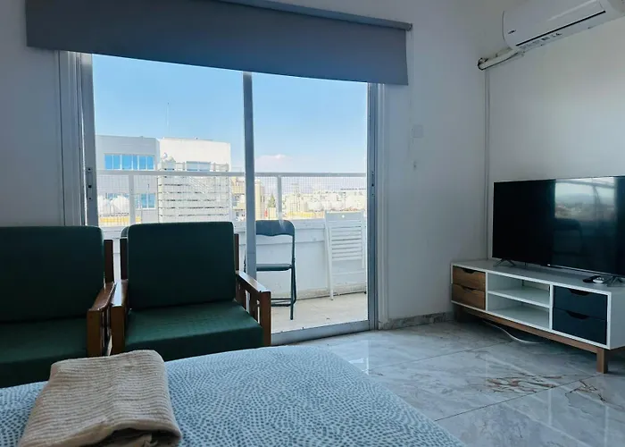 Rooms, 500m To Marina Homestay *