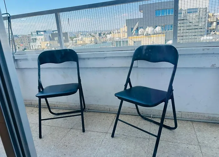 Rooms, 500m To Marina